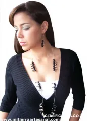 Accesorios artesanales en coco, semillas, tagua