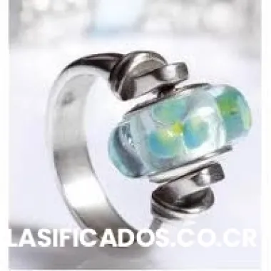 Evitese asaltos, mojadas, cansancio por buscar sus regalos de navidad....