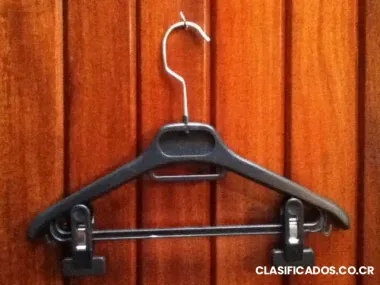 Ganchos para ropa plastico y de hierro