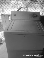 Lavadora willpoot de color blanco en perfecto estado.