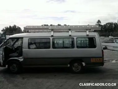 Microbus de 14 pasajeros para viajes a todo el pais