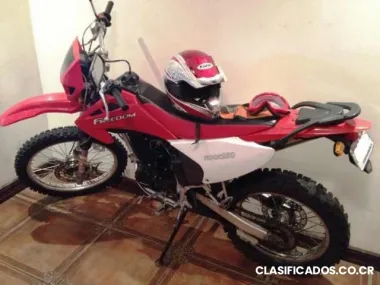 Moto freedom 2012 con extras incluidas, casi nueva, exc precio