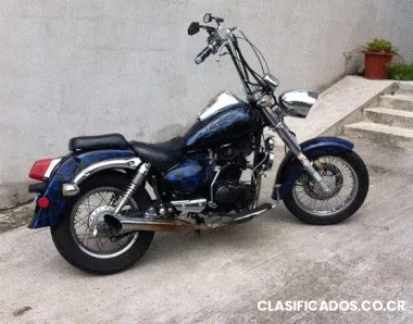 Moto pandillera estilo chopper