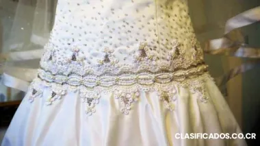 Se vende fino vestido de novia talla s color blanco pedreria en champang