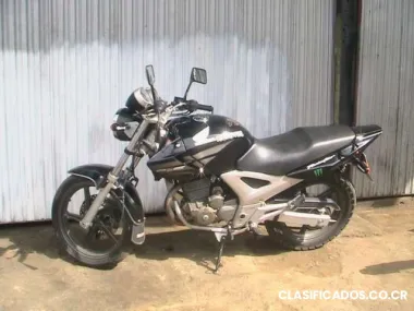 Se vende honda twister cbx250 mod. 2007