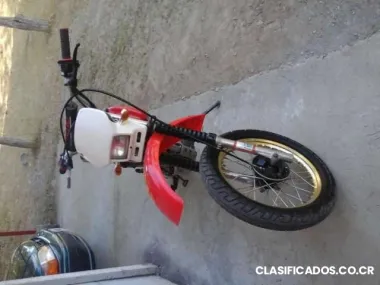 Se vende honda xr 100 bien cuidada