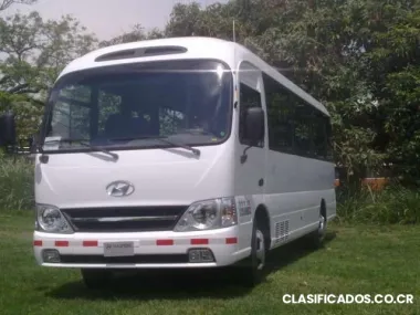 Servicio de transporte de trabajadores, especiales en una linda buseta.