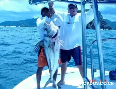 Tours de pesca deportiva/sport fishing tour