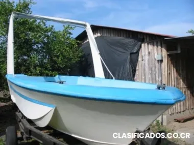 Vendo lancha color blanca