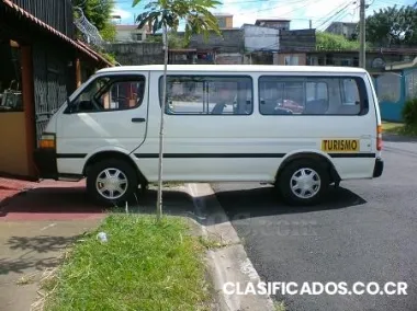 Servicio de microbus para 14 pasajeros