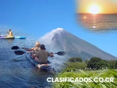 Nicaragua colonial con isla de ometepe.