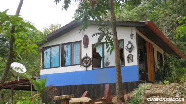 PRECIOSA CASITA EN MEDIO DE LA MONTAÑA