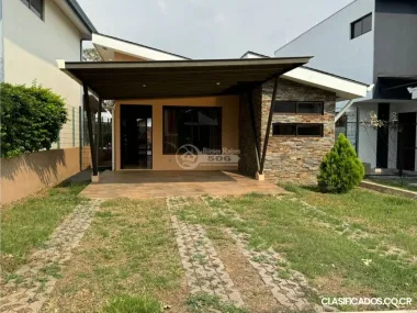 Se alquila casa condominio Tierras de Café 