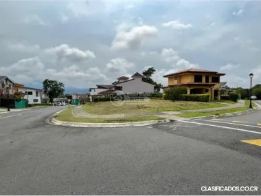 Lote esquinero en Condominio Tierras de Café Heredia