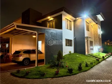 Casa esquinera Condominio Hacienda El Coyol Alajuela