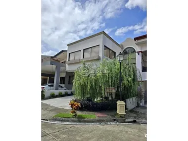 Casa en residencial Santo Domingo de Heredia