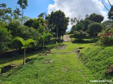 Hermosa finca de 67 529 m2, Turrialba, Chitaria