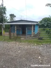 SE VENDE CASA Y APARTAMENTO EN RÍO FRÍO, SARAPIQUÍ. 