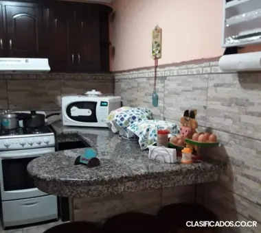 SE VENDE BELLÍSIMA CASA EN TARAS DE CARTAGO. 