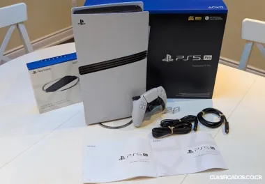 Sony PlayStation PS5 Pro y Sony PlayStation PS5 Slim Console