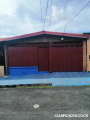 SE VENDE BELLA CASA EN DESAMPARADOS, SAN JOSÉ. 