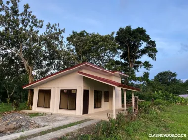 SE VENDE CASA NUEVA EN SAN ISIDRO DE PEÑAS BLANCAS. 
