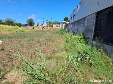 SE VENDE BELLA PROPIEDAD EN SANTA BARBARA DE HEREDIA. 
