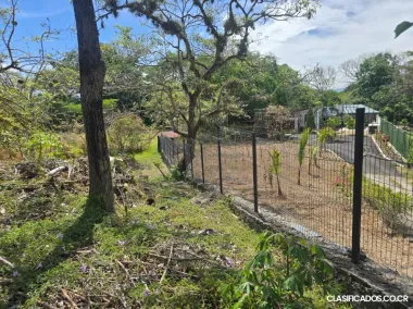 SE VENDE BELLA PROPIEDAD PARA INVERSIÓN EN ATENAS. 