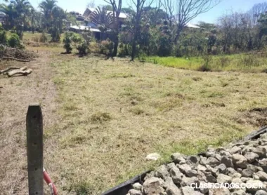 SE VENDE BELLA PROPIEDAD CASI EN EL CENTRO DE PALMARES. 