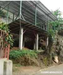 SE VENDE LOTE CON ESTRUCTURA AVANZADA EN CARRIZAL. 