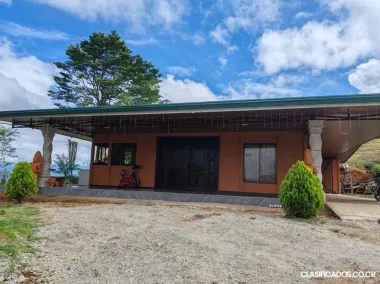 BELLÍSIMA PROPIEDAD Y CASA EN SAN VITO DE COTO BRUS. 