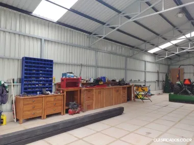 BELLÍSIMA PROPIEDAD Y 3 CASAS EN OROSI, CARTAGO. 