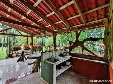 BELLÍSIMA QUINTA EN VALLE AZUL DE SAN RAMÓN.