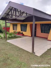 SE VENDE BELLA PROPIEDAD Y CASA EN ZARCERO. 