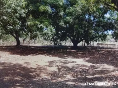 SE VENDE BELLA PROPIEDAD EN LAGUNILLAS DE GARABITO. 