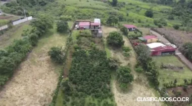 SE VENDE BELLA PROPIEDAD Y CASA EN GRECIA. 