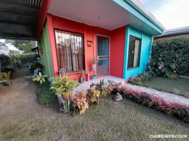 DE OPORTUNIDAD BELLA PROPIEDAD Y CASA EN GUÁPILES. 