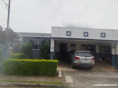 BELLA CASA EN CONDOMINIO EN HEREDIA. 