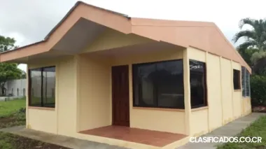 SE VENDE BELLA CASA EN LA FORTUNA DE SAN CARLOS. 
