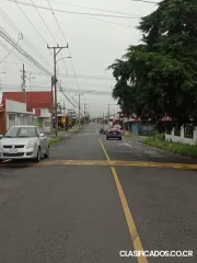 SE VENDE BELLA PROPIEDAD CON CASA Y 4 APARTAMENTOS. 