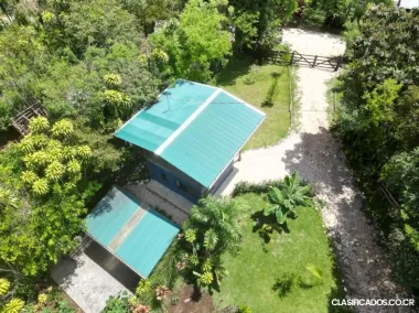 PROPIEDAD, CASA Y CABAÑA EN COTO BRUS. 