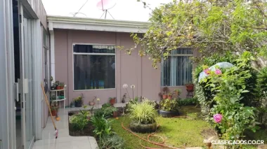 SE VENDE BELLA CASA EN COT, OREAMUNO DE CARTAGO. 