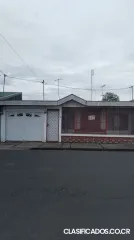 SE VENDE CASA Y 2 APARTAMENTOS EN CARTAGO CENTRO. 